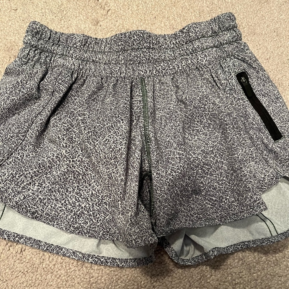 Lululemon Tracker shorts fractal grey size 4